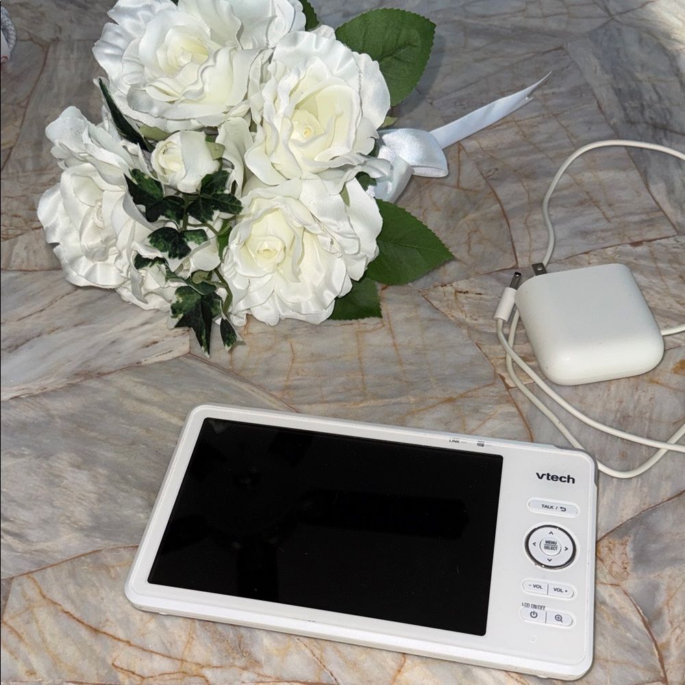 VTech White Portable monitor‎